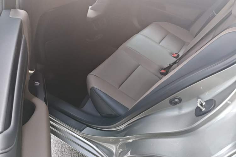 Used Lexus ES 2022 200 Excellence Edition Left Rear Seat
