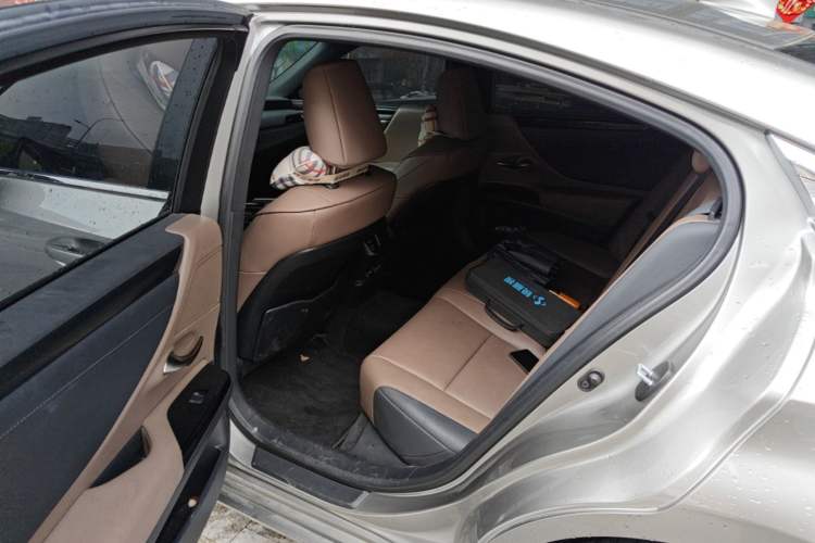 Used Lexus ES 2022 200 Excellence Edition Left Rear Seat