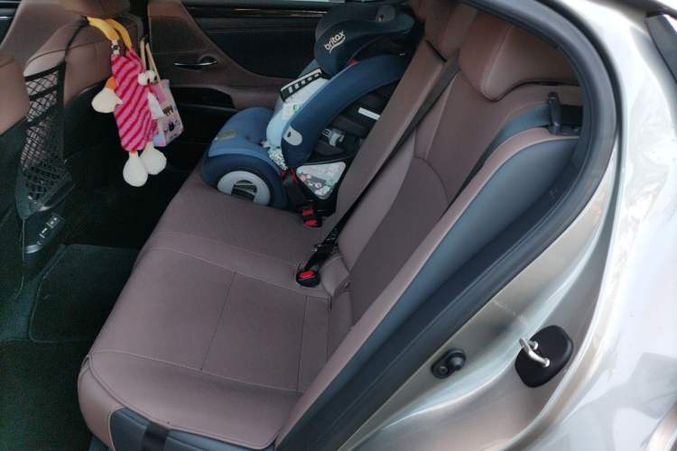 Used Lexus ES 2022 200 Excellence Edition Left Rear Seat