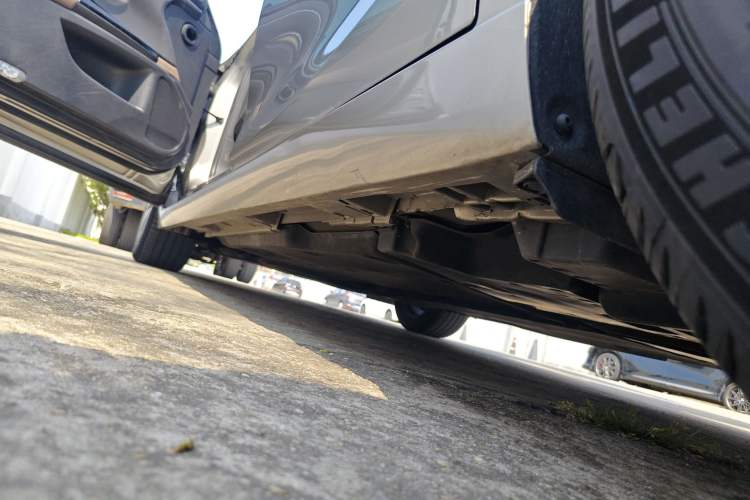 Used Lexus ES 2022 300h Excellence Edition Left Side Sill