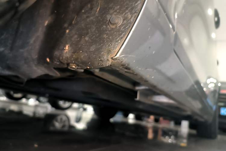 Used Lexus ES 2022 200 Luxury Edition Left Side Sill