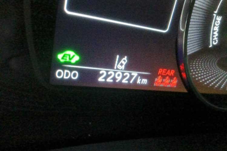 Used Lexus ES 2022 300h Excellence Edition Odometer Close Up