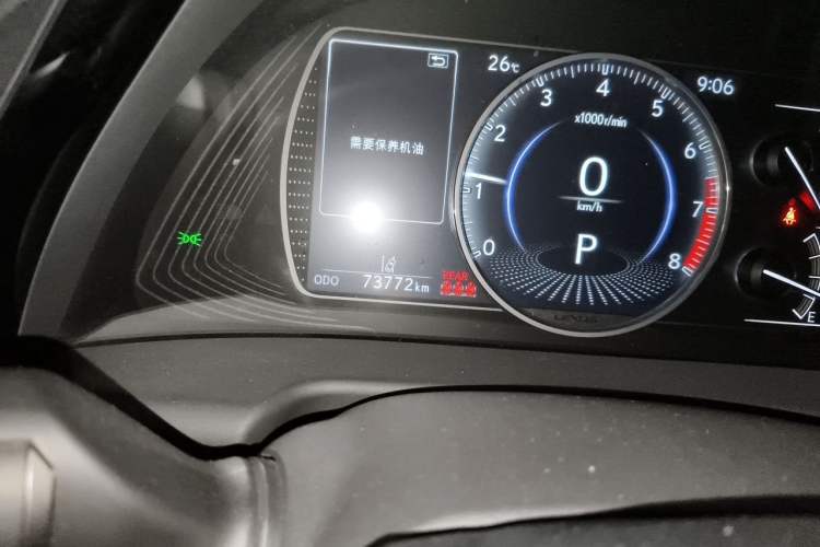 Used Lexus ES 2022 200 Luxury Edition Odometer Close Up