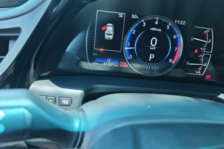 Used Lexus ES 2022 260 Excellence Edition Odometer Close Up