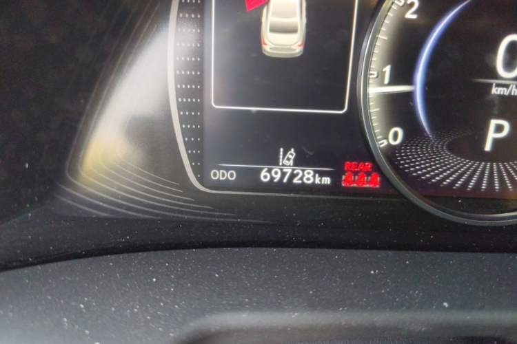 Used Lexus ES 2022 200 Excellence Edition Odometer Close Up