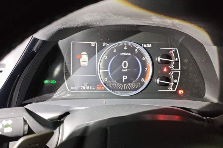 Used Lexus ES 2022 200 Excellence Edition Odometer Close Up