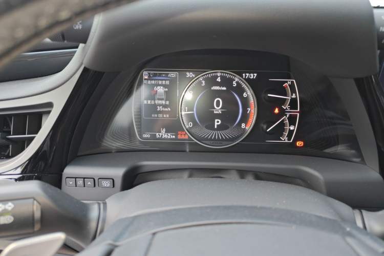 Used Lexus ES 2022 200 Excellence Edition Odometer Close Up