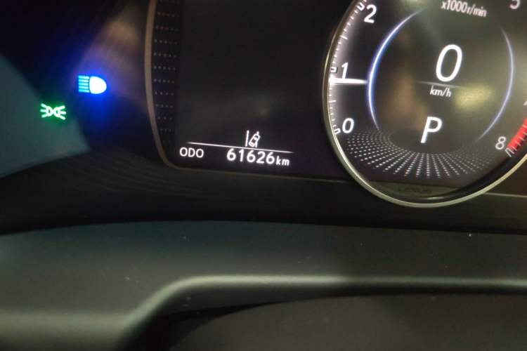 Used Lexus ES 2022 200 Excellence Edition Odometer Close Up