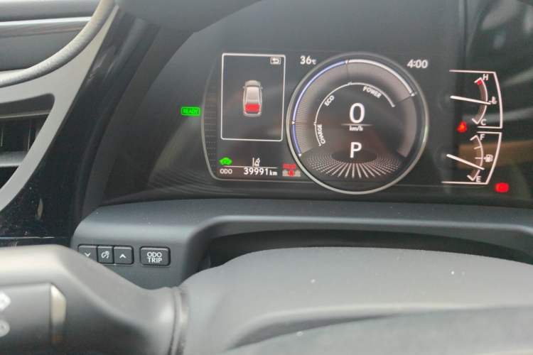 Used Lexus ES 2022 300h Excellence Edition Odometer Close Up