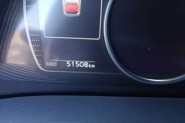 Used Lexus ES 2022 300h Deluxe Edition Odometer Close Up