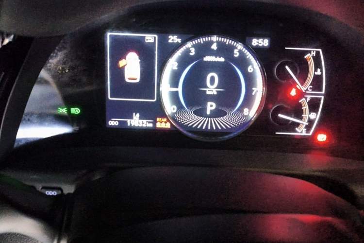 Used Lexus ES 2022 200 Excellence Edition Odometer Close Up