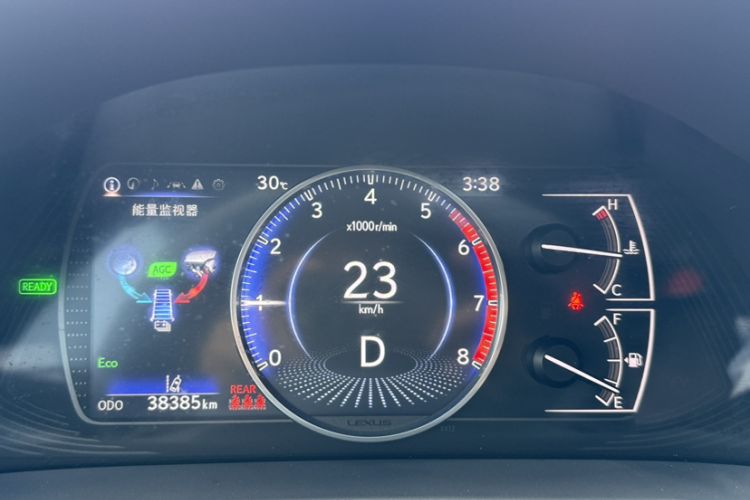 Used Lexus ES 2022 300h Deluxe Edition Odometer Close Up