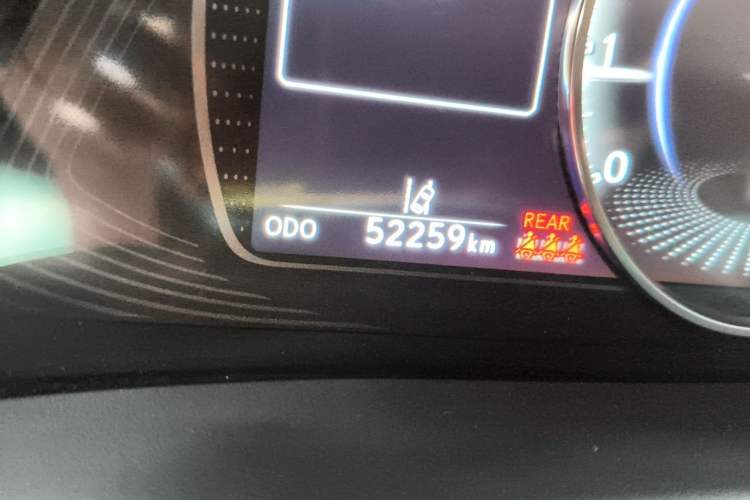 Used Lexus ES 2022 200 Excellence Edition Odometer Close Up