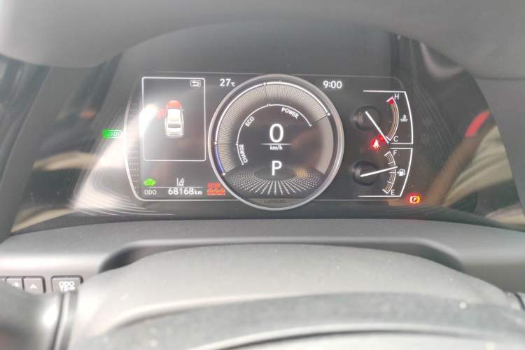 Used Lexus ES 2022 300h Excellence Edition Odometer Close Up