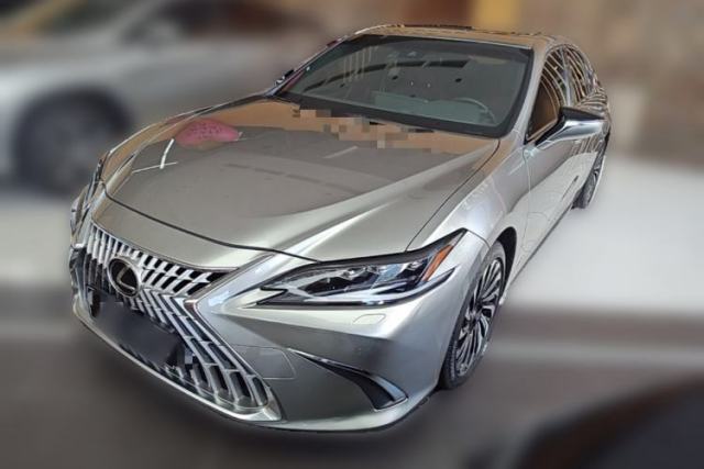 Used Lexus ES 2022 300h Silver Glow Limited Edition