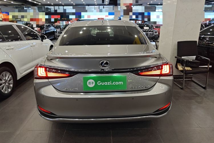 Used Lexus ES 2022 300h Excellence Edition Rear