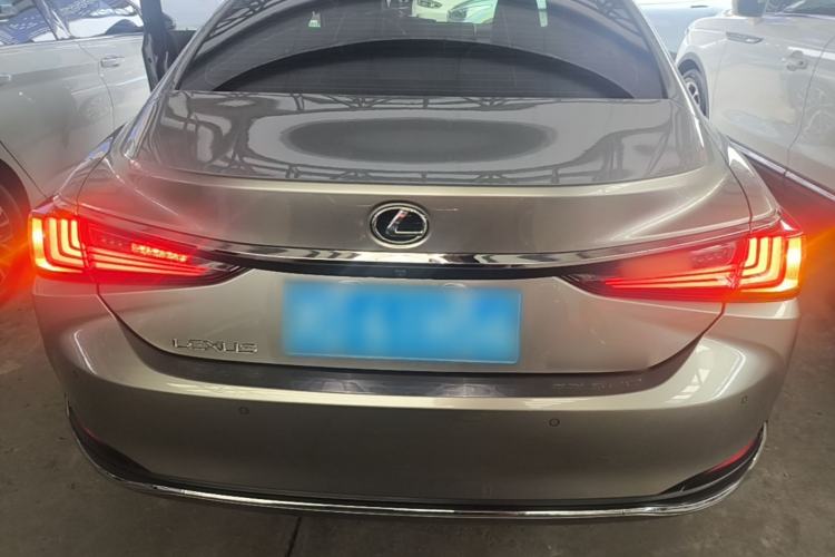 Used Lexus ES 2022 260 Excellence Edition Rear