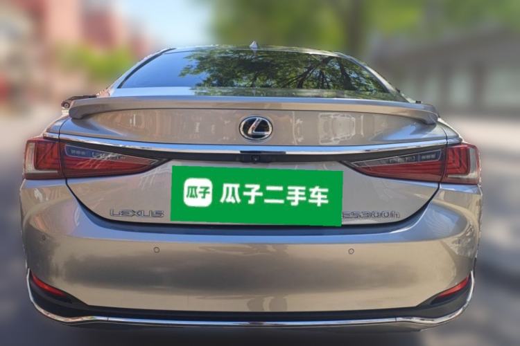 Used Lexus ES 2022 300h Excellence Edition Rear