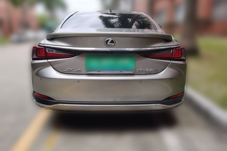 Used Lexus ES 2022 300h Excellence Edition Rear