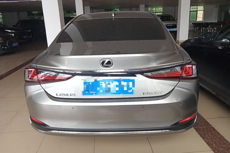 Used Lexus ES 2022 200 Luxury Edition Rear