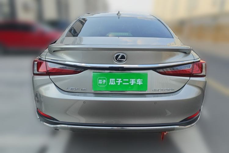 Used Lexus ES 2022 300h Excellence Edition Rear
