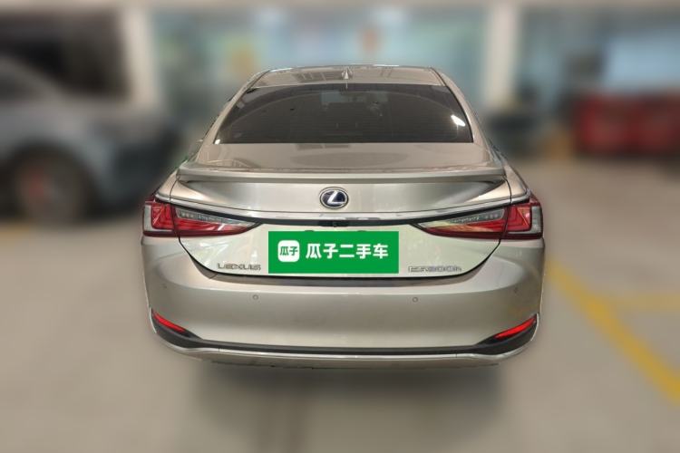 Used Lexus ES 2022 300h Excellence Edition Rear