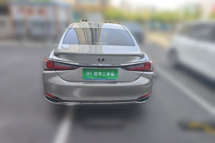 Used Lexus ES 2022 300h Excellence Edition Rear