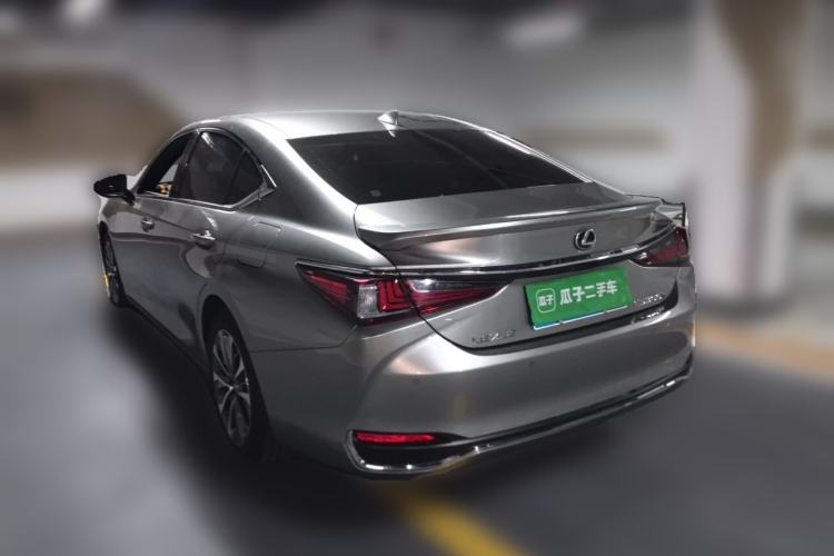 Used Lexus ES 2022 300h Excellence Edition Rear Left 45 Deg