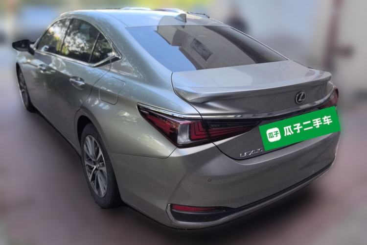 Used Lexus ES 2022 300h Excellence Edition Rear Left 45 Deg