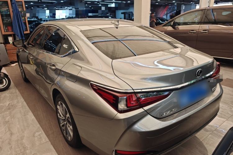 Used Lexus ES 2022 200 Excellence Edition Rear Left 45 Deg