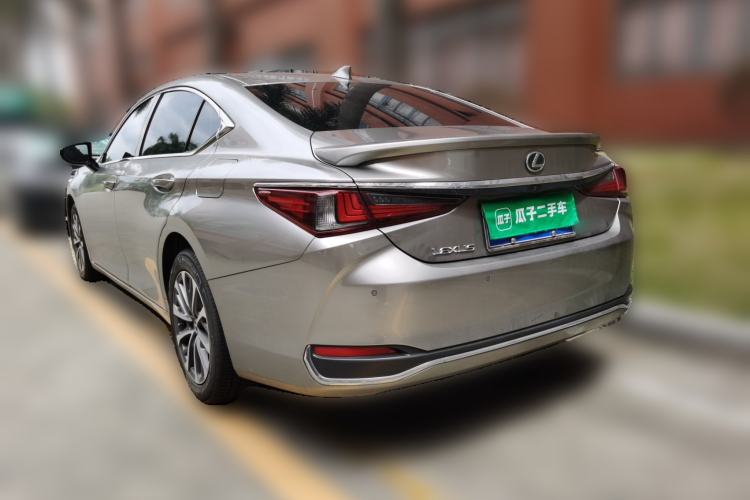 Used Lexus ES 2022 300h Excellence Edition Rear Left 45 Deg