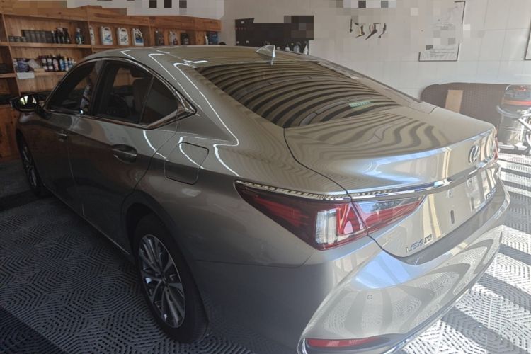 Used Lexus ES 2022 200 Excellence Edition Rear Left 45 Deg