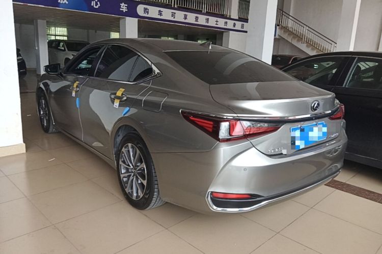 Used Lexus ES 2022 200 Luxury Edition Rear Left 45 Deg