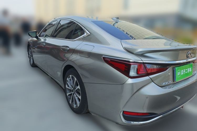Used Lexus ES 2022 300h Excellence Edition Rear Left 45 Deg