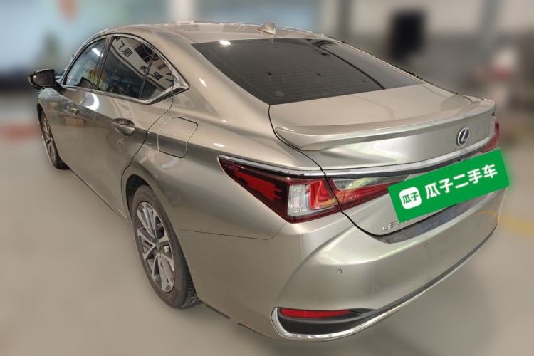 Used Lexus ES 2022 300h Excellence Edition Rear Left 45 Deg