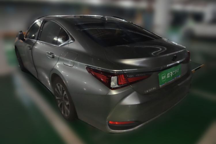 Used Lexus ES 2022 200 Excellence Edition Rear Left 45 Deg
