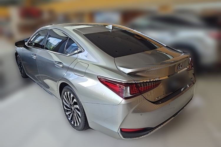 Used Lexus ES 2022 300h Silver Glow Limited Edition Rear Left 45 Deg