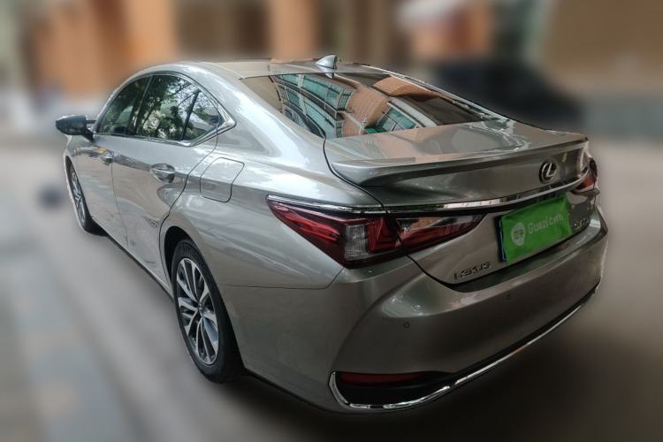 Used Lexus ES 2022 300h Excellence Edition Rear Left 45 Deg