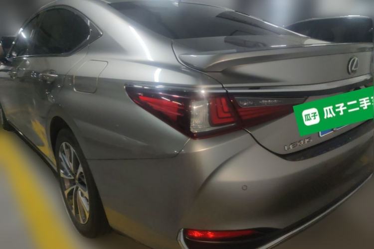 Used Lexus ES 2022 300h Excellence Edition Rear Left 45 Deg