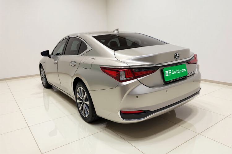 Used Lexus ES 2022 200 Excellence Edition Rear Left 45 Deg
