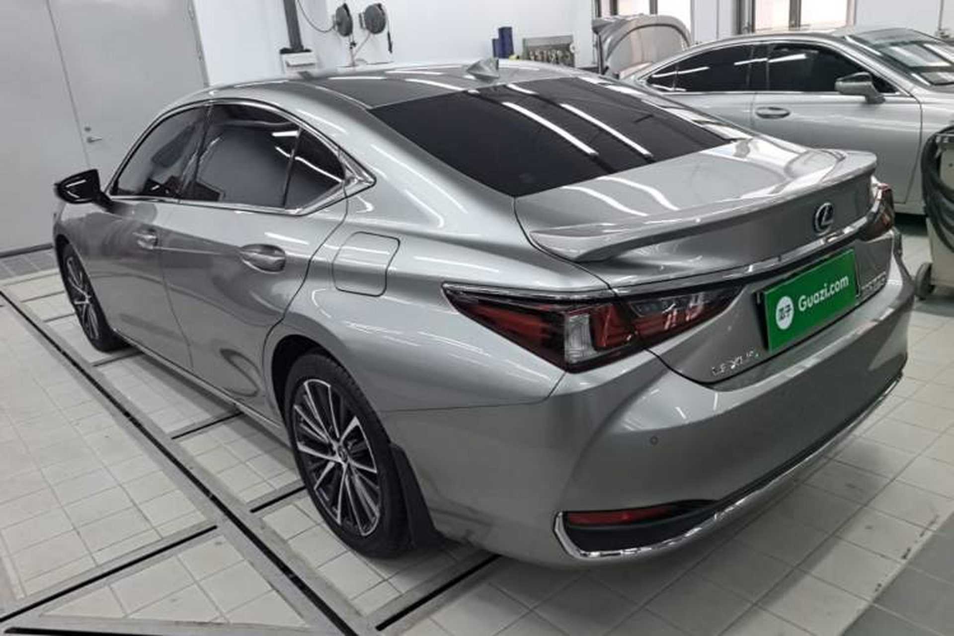 Used Lexus ES 2022 300h Excellence Edition Rear Left 45 Deg