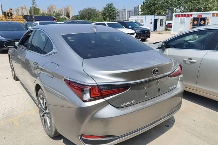 Used Lexus ES 2022 200 Excellence Edition Rear Left 45 Deg