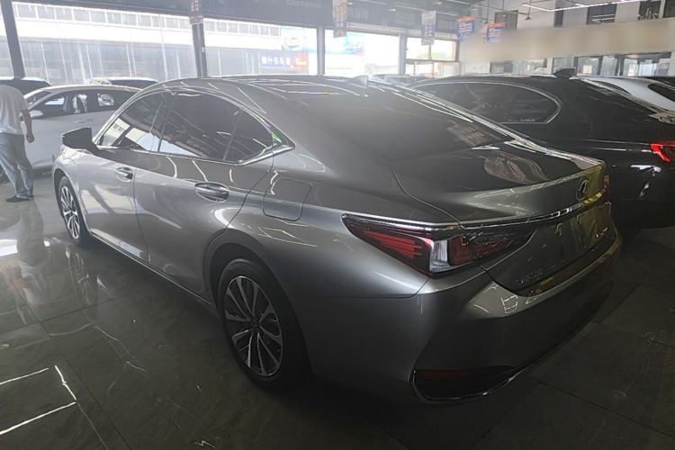 Used Lexus ES 2022 200 Excellence Edition Rear Left 45 Deg