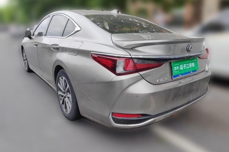 Used Lexus ES 2022 300h Excellence Edition Rear Left 45 Deg