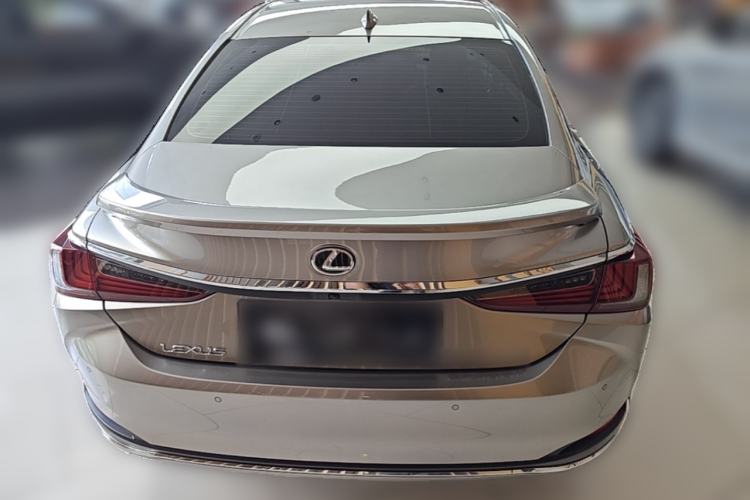Used Lexus ES 2022 300h Silver Glow Limited Edition Rear
