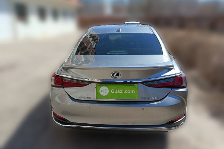 Used Lexus ES 2022 300h Excellence Edition Rear