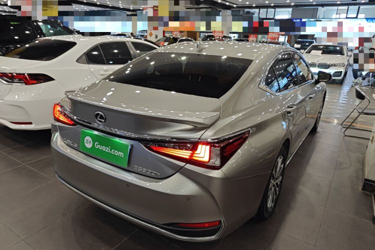 Used Lexus ES 2022 300h Excellence Edition Rear Right 45 Deg