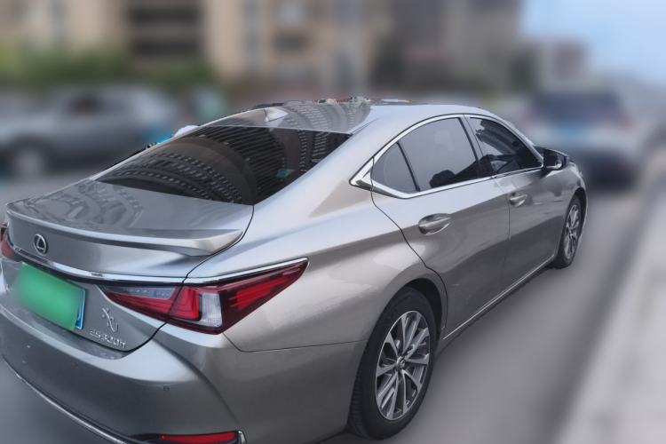 Used Lexus ES 2022 300h Excellence Edition Rear Right 45 Deg