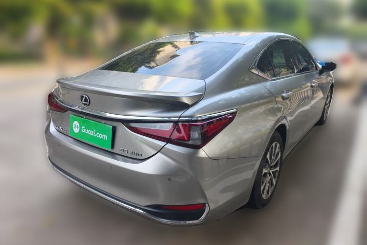 Used Lexus ES 2022 200 Excellence Edition Rear Right 45 Deg
