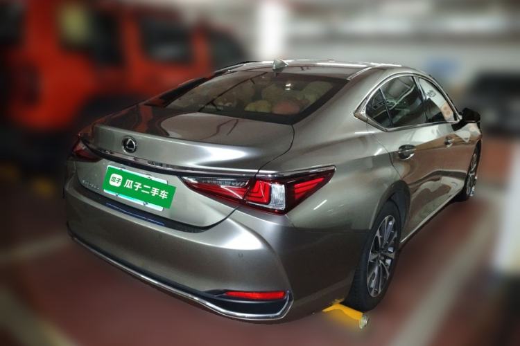Used Lexus ES 2022 200 Excellence Edition Rear Right 45 Deg